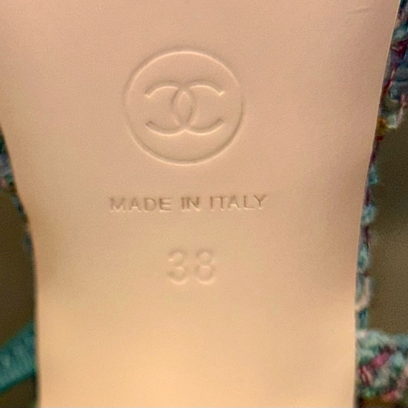 Chanel Women's Blue Tweed Slingbacks - Picture 7 of 7